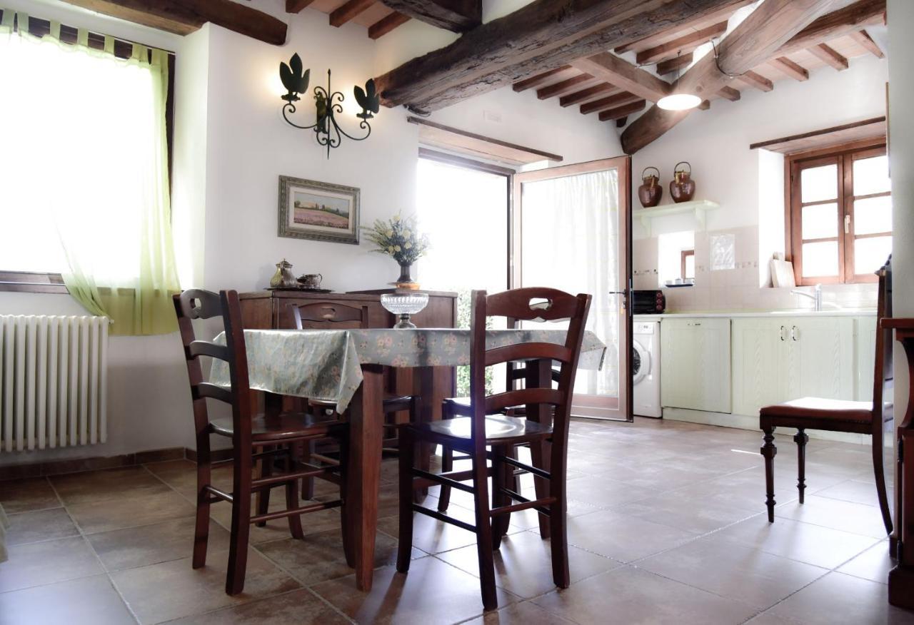 Agriturismo Castello Delle Fornaci - Private Jacuzzi อาร์ชิดอสโซ ภายนอก รูปภาพ